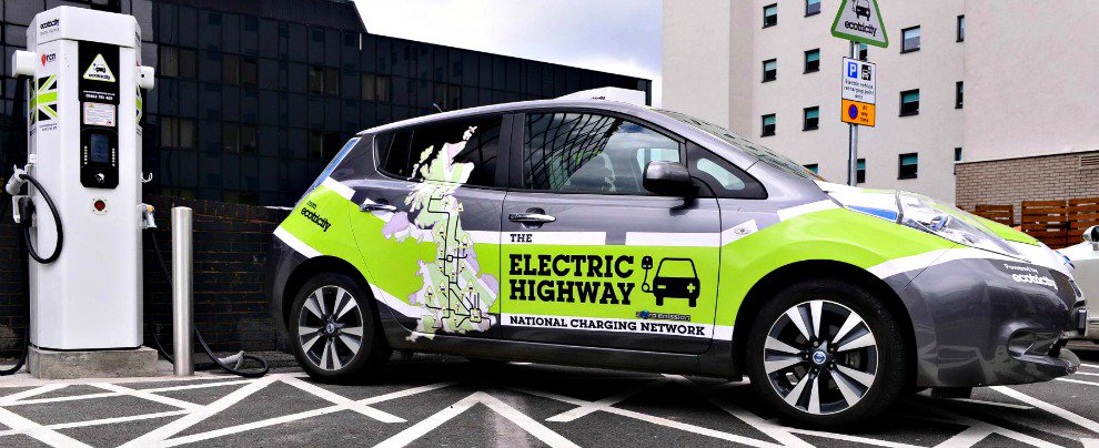 Escogito_'s tweet photo. #Colonnine ogni 32Km: il Regno Unito spinge #auto #elettrica.
E in #Italia? @fattoquotidiano
https://t.co/S5aSTOa9XK https://t.co/y7zDye4bXL