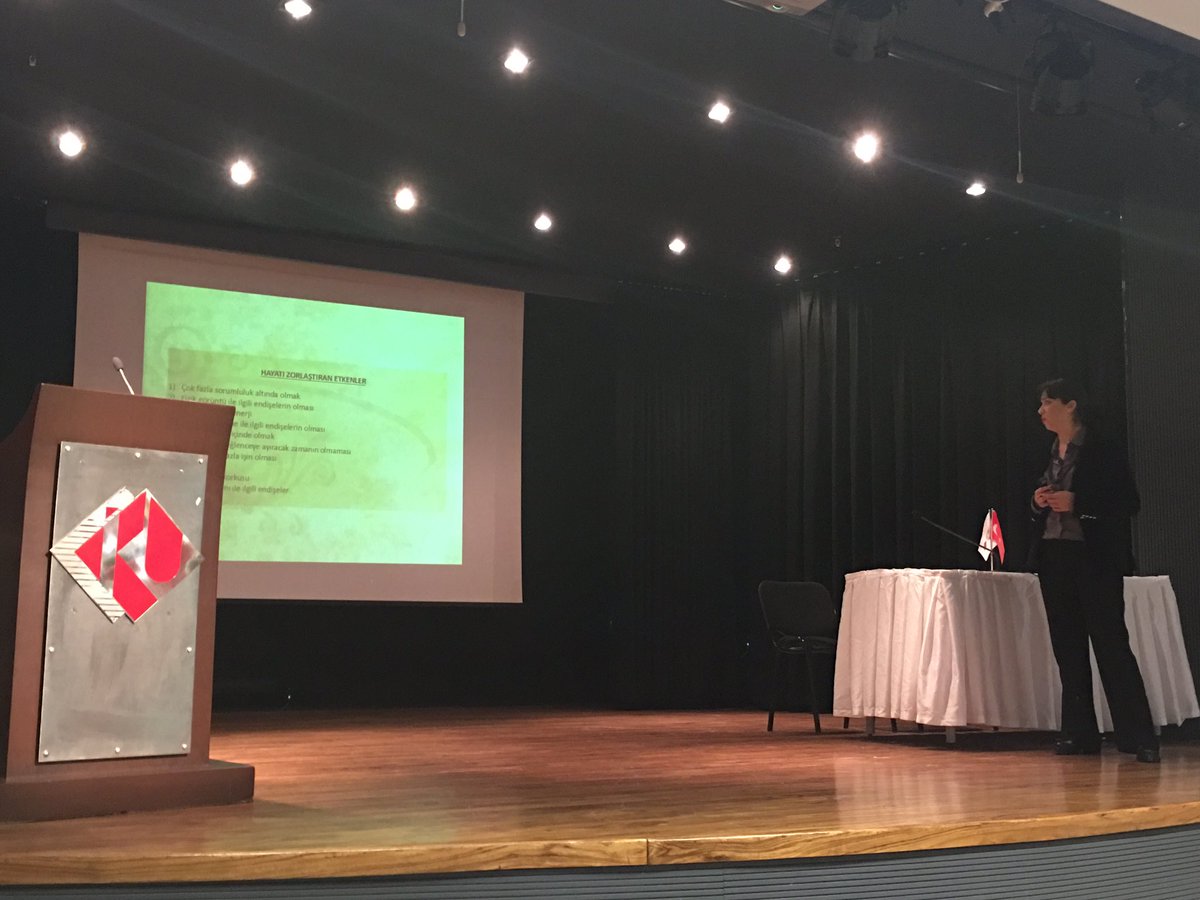 "Stres ve Öfke Yönetimi" semineri Önder Öztunalı Konferans Salonu'nda devam ediyor.