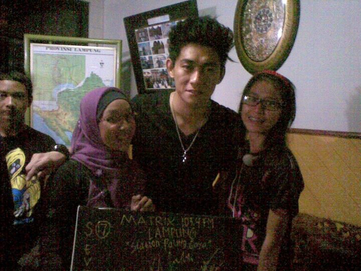 nemu file ini.telat bgt kalo gw baru post foto ini.. inget ga <a href="/dianalfarisyi/">Dian Rina Jhayadi</a> kelakuan kita dulu? cc; <a href="/Ifanseventeen/">Riefian fajarsyah</a>