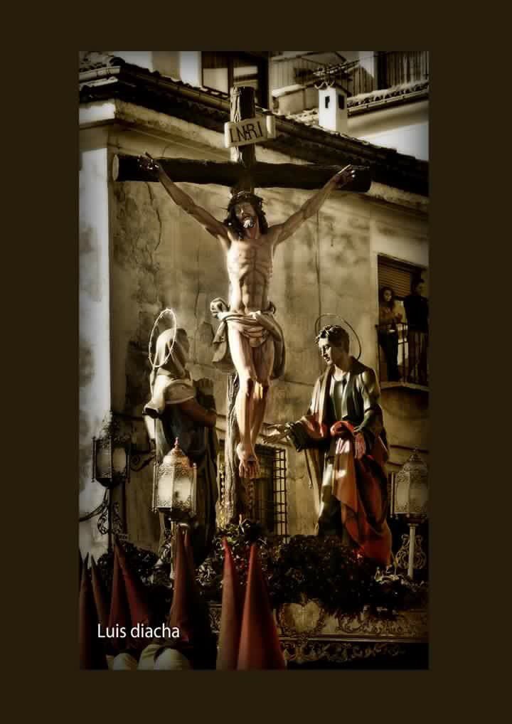 Padre Padre ....perdonalos porque no saben lo q hacen.