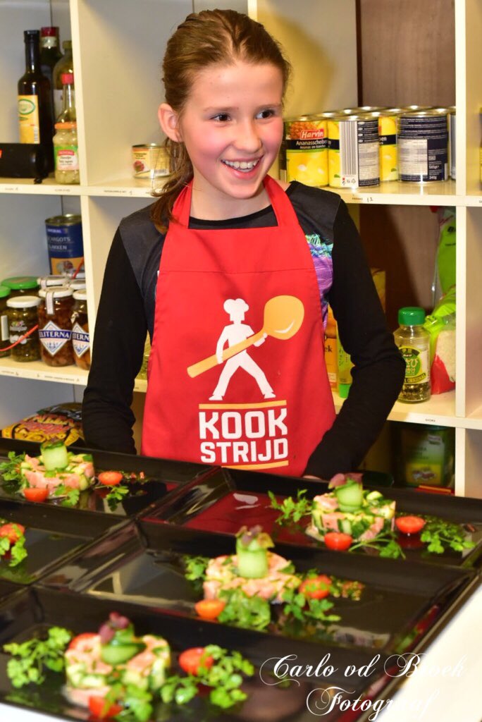 FOTOLOKAAL's tweet photo. @kookstrijd @tbrabantsgenot #weer n plaatje dit zalm voorgerecht
#
Femke Rietbergen zeer geconcentreerd aan gewerkt https://t.co/0mAlPLzK94