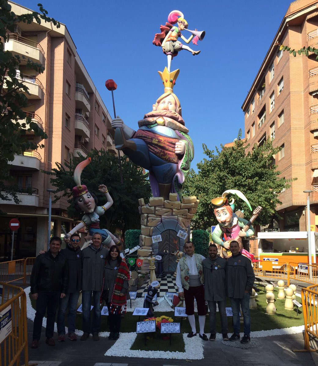 vtegregori's tweet image. Visita a la Falla Roís de Corella. M'ha eixit un doble #FallesGandia2016 #FallesUNESCO