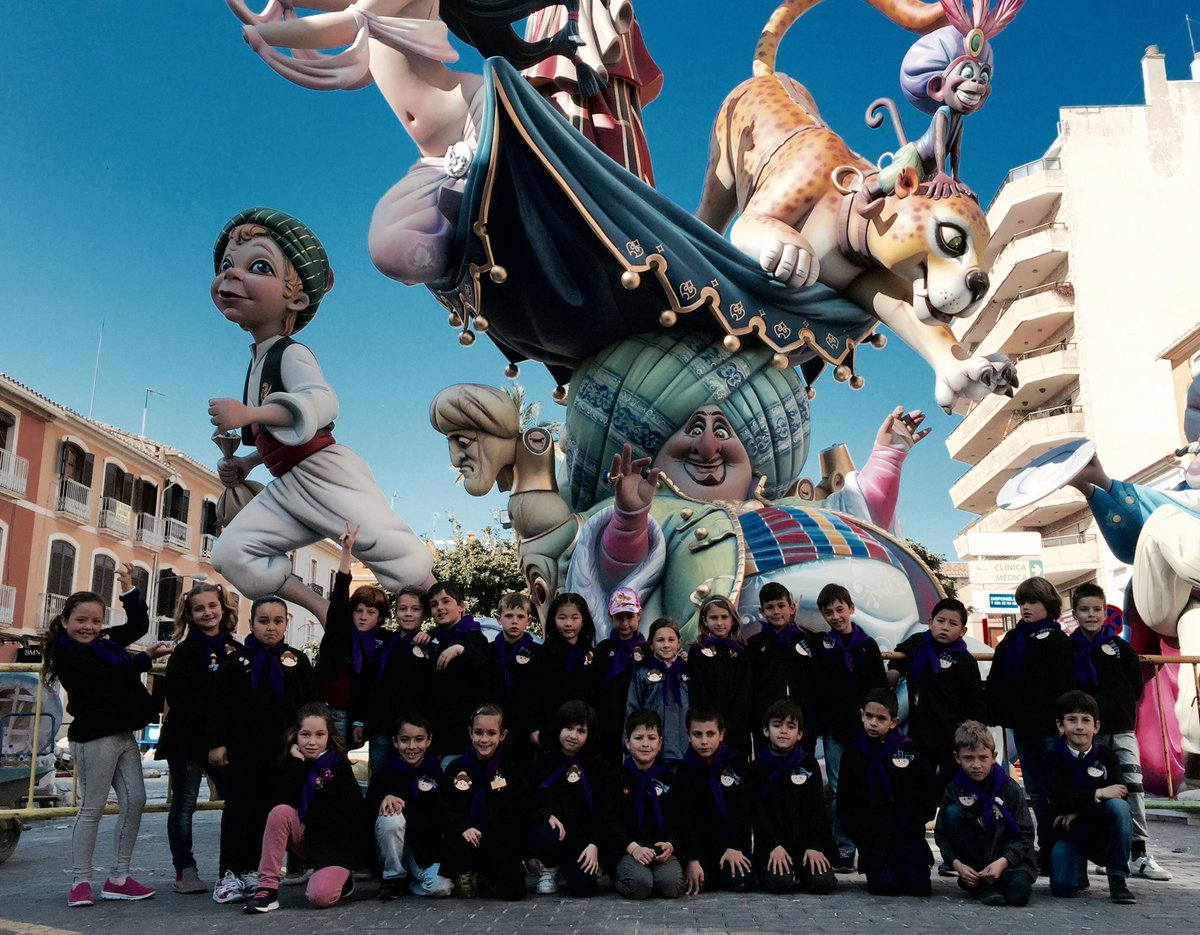 maristasdenia's tweet photo. #Fallas2016 #MaristasDenia #Denia #fallacentro https://t.co/04TiqWjmh2