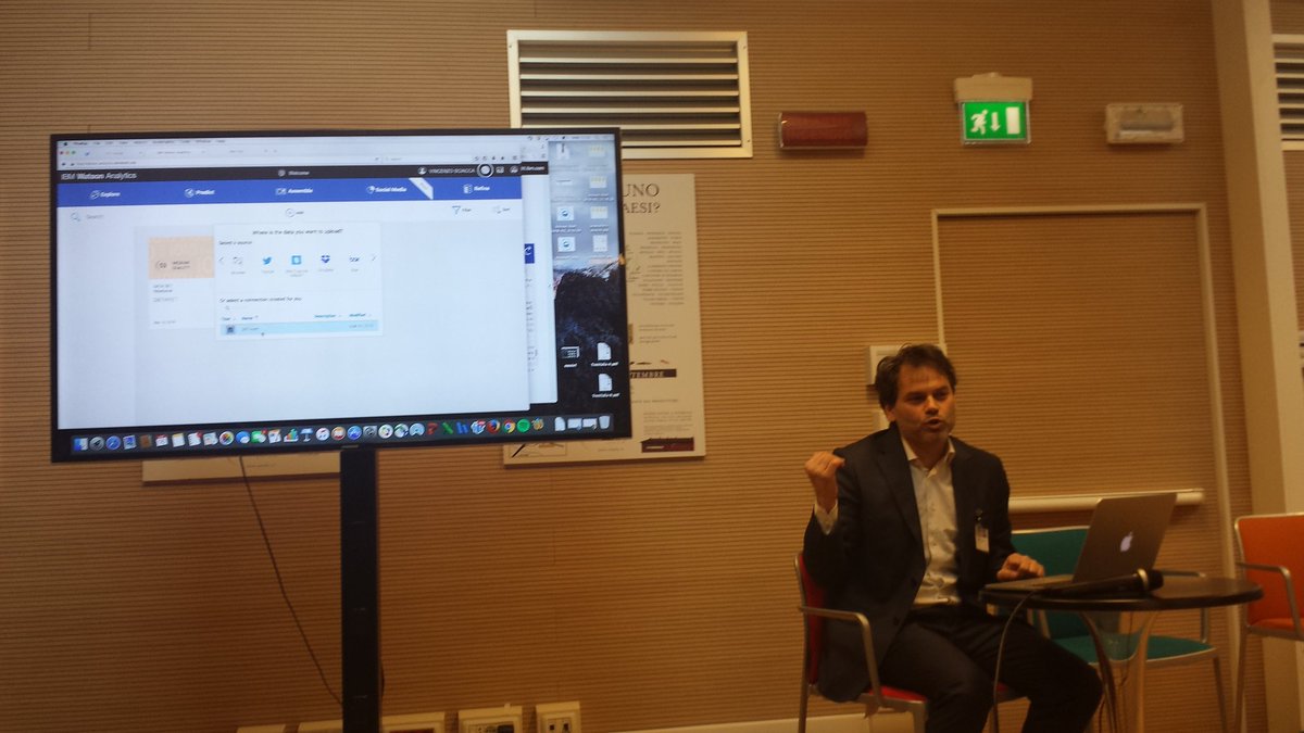 IBMItalia's tweet image. La rapidità di #Bluemix e di #Cloudant sul #cloud di #IBM nella demo di Vincenzo Sciacca a #insightfulbiz @IDCItaly