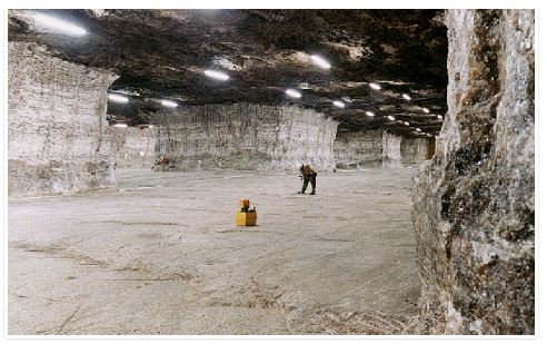Link51Storage's tweet photo. An incredible DeepStore facility some 550 feet beneath the Cheshire countryside https://t.co/5EGXZ7TR4v https://t.co/IwhACc1jHH
