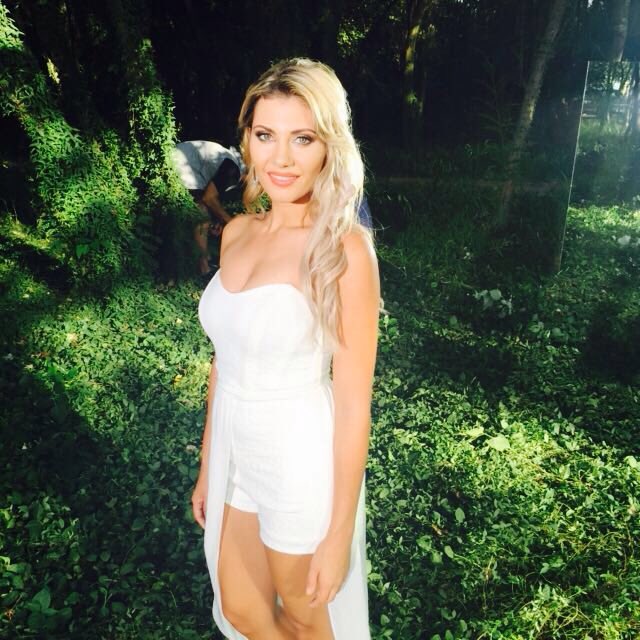 Hier is 'n vinnige sneak peek agter die skerms van #Braaf die musiek video <a href="/FollicleH/">Follicle</a> <a href="/RobbertsSuna/">Suna</a> <a href="/ChristiaanBotha/">Die Wolf</a>