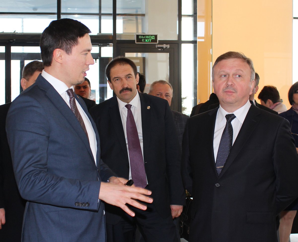 itpark_chelny's tweet photo. Делегация из Белоруссии во главе с Премьер-министром Андреем Кобяковым прибыли в #itpark #chelny https://t.co/q1sVY9v3l3