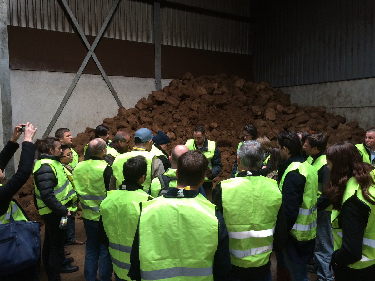 Enjoying Legro Field Tour with a great group of international Berry growers <a href="/Legro_Potgrond/">Legro</a> <a href="/berrycongress/">Fruitnet Berry Congress</a> #gbc2016