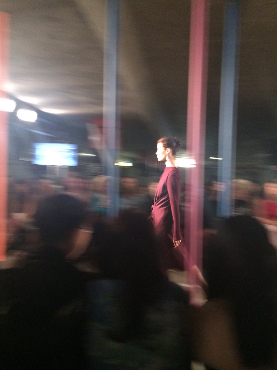 ATS2087DONGHIA's tweet photo. One of the looks from VAMFF runway 6. Feeling artsy. #actionshot #fashion #festival #vamff2016 https://t.co/z2aGA0aFrs