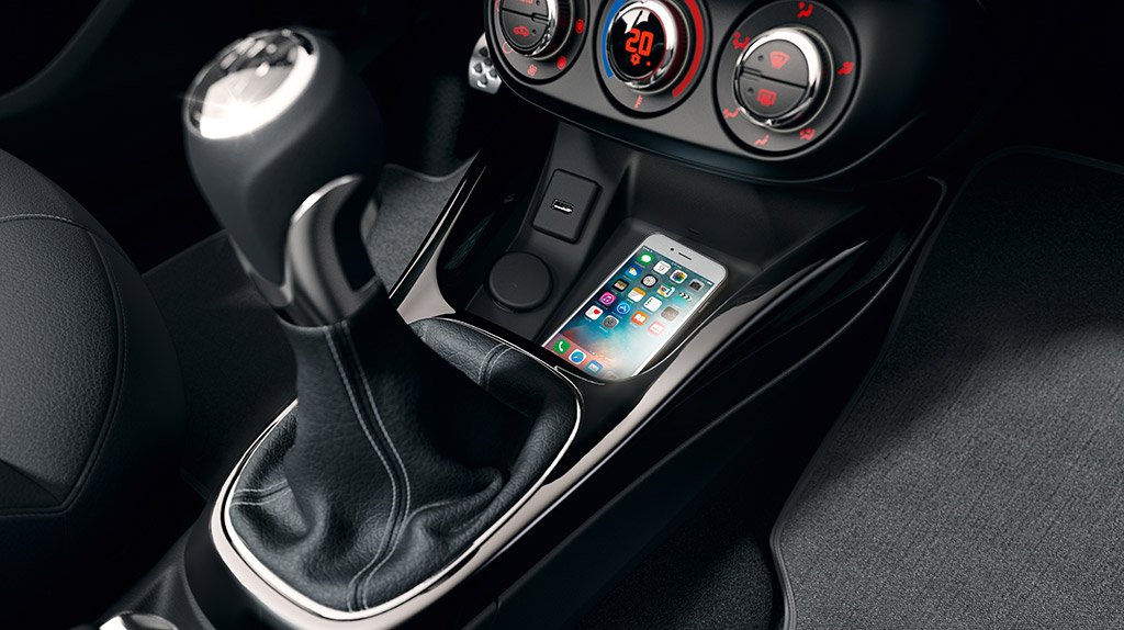 TMuellerDouglas's tweet photo. praktisches neues Feature wie ich finde: induktives Laden von smartphones jetzt im #OpelADAM möglich! #ADAMyourself https://t.co/FgBXRlEneo