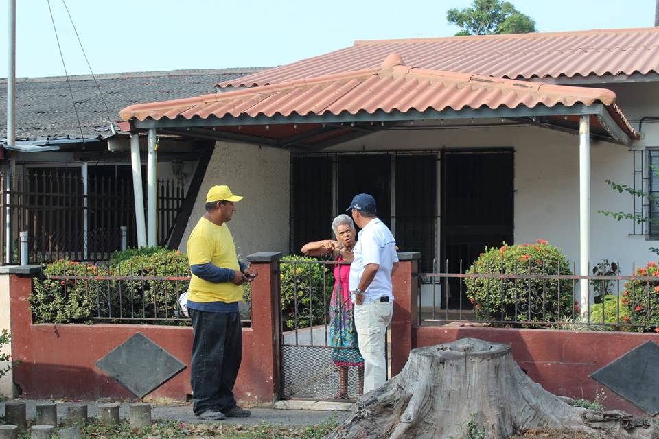 JCBetania's tweet image. Junta Comunal de Betania, realiza fumigación en el área de las 100, 200 en la Entrada de Betania
