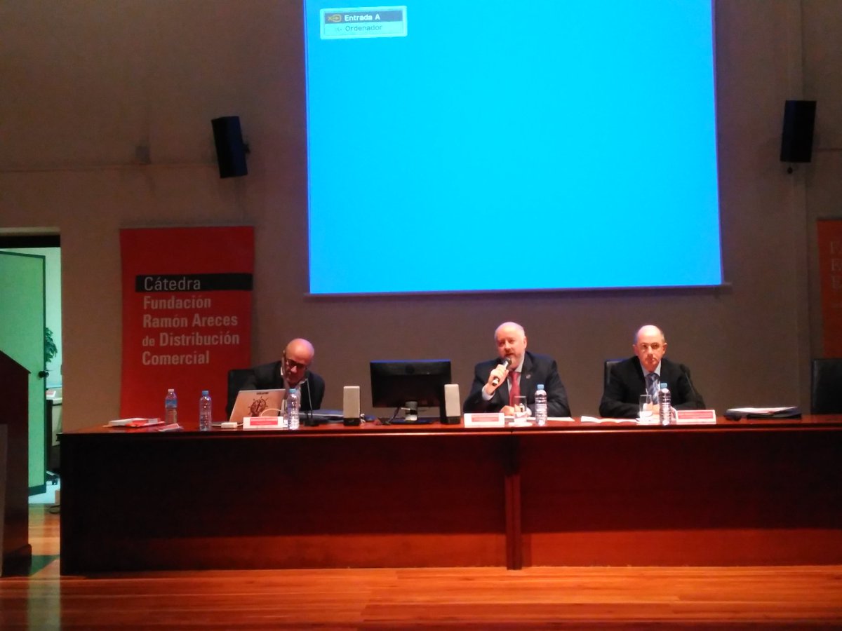 catedrafareces's tweet photo. Segunda conferencia de la mañana de la Jornada sobre Marketing emocional, a cargo de @pacoarribas @neurosciencesIB https://t.co/SWNNBPQvRx