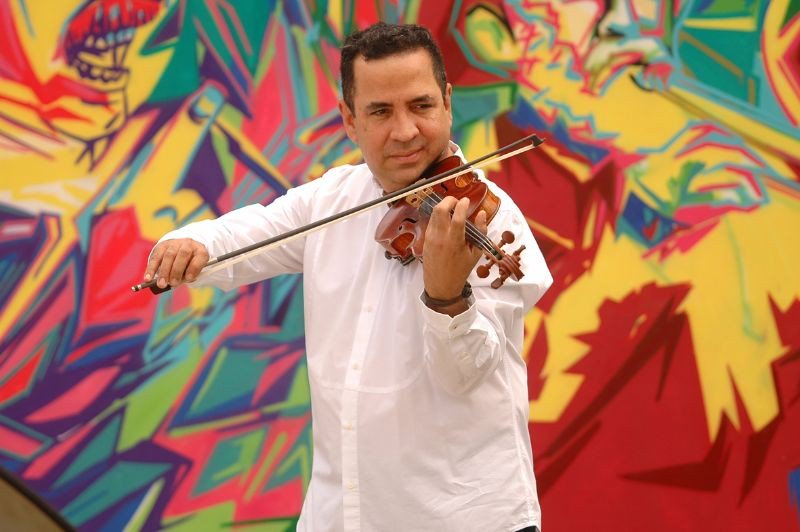 todoenalto's tweet photo. @EddyMarcano con su homenaje a Aldemaro Romero en el Centro Cultural BOD 16 y 17 abril https://t.co/IpNYZmQsyt https://t.co/YeJ4fQCCT3