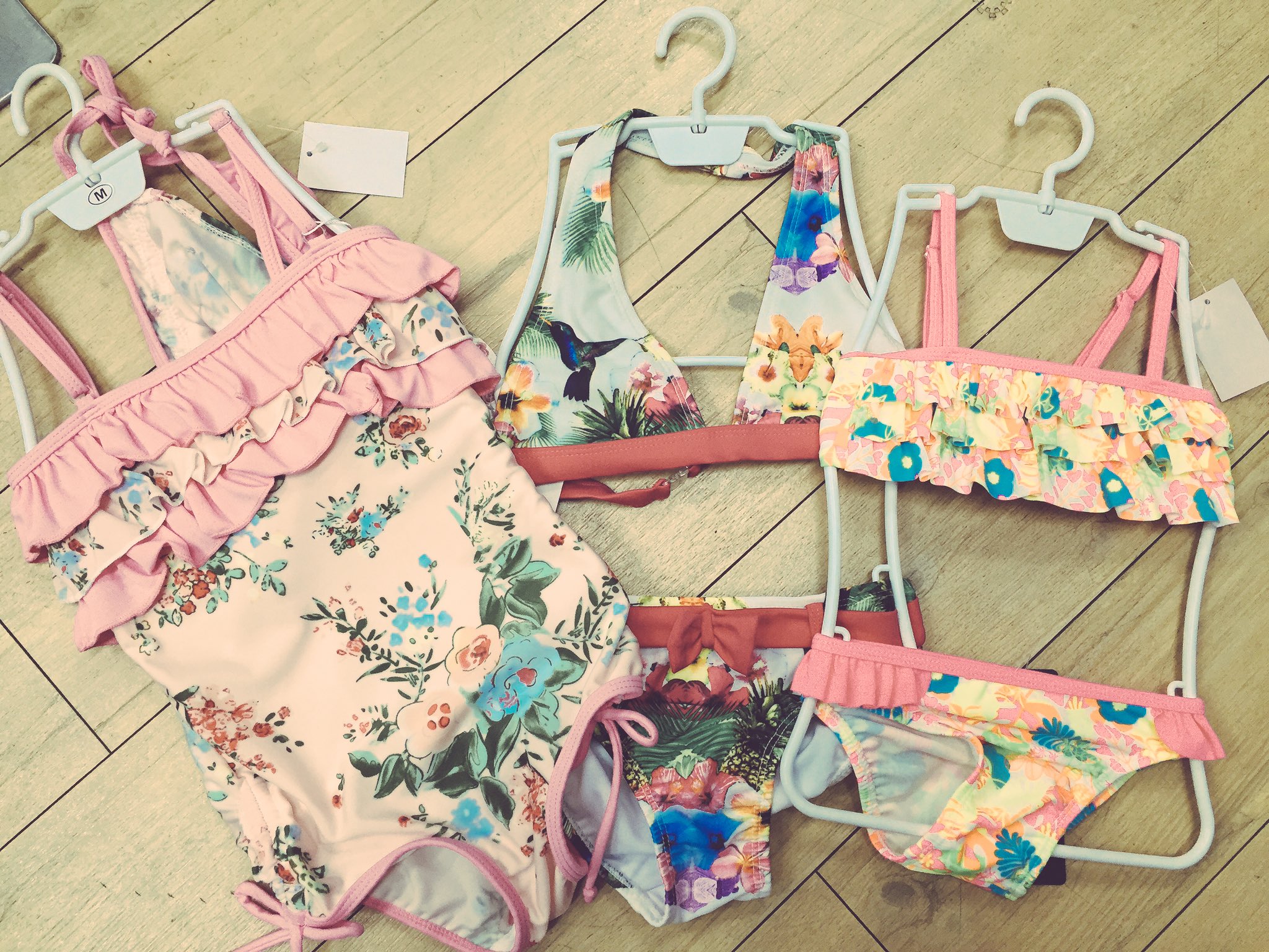 沖縄最大級水着ショップ ガールズテラス キッズビキニ 可愛い 花柄 キッズ水着入荷しました 国内最大級の水着ショップ 沖縄ガールズテラス Tel098 861 6668 T Co Xg3yklnurb T Co X6ugslieft Twitter 沖縄最大級水着ショップ ガールズテラス キッズビキニ 可愛い 花柄 キッズ水着入荷しました 国内最大級の水着ショップ 沖縄ガールズテラス Tel098 861 6668 T Co Xg3yklnurb T Co X6ugslieft Twitter