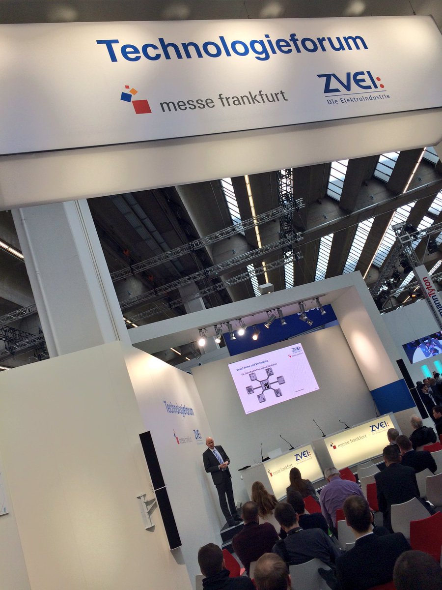 Light_Building's tweet photo. Gleich startet der #Futurecourse - 13 h in Halle 8.0! #LB16 https://t.co/6JylbxSRWN