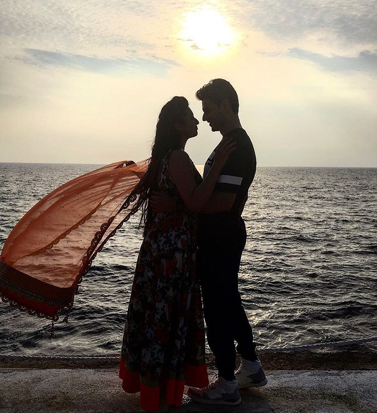 TellyTalkIndia's tweet photo. #VivekDahiya is dreaming of something else but not #DivyankaTripathi
 ▶ https://t.co/pCb3rETok1 https://t.co/VPYNSaCceN