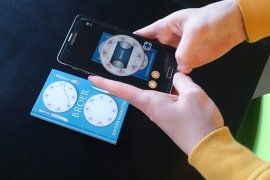 Een verrassend #boekenweekgeschenk dit jaar. Er is een filmpje verborgen in de omslag. vimeo.com/157103666