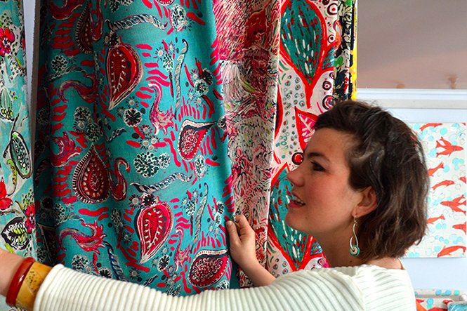 One_Muze's tweet photo. 1 jour, 1 #artisan d'art sur #OneMuze ! Des d'imprimés qui font danser la #couleur https://t.co/YwwmBJukwM #textile https://t.co/szfioYYhob