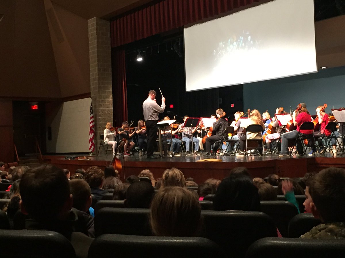CrimGrade4BGCS's tweet photo. 4th graders headed to the PAC for an orchestra preview! π»#stringsandbows #BobcatProud #togetherwecan https://t.co/6pSXjQb0ls