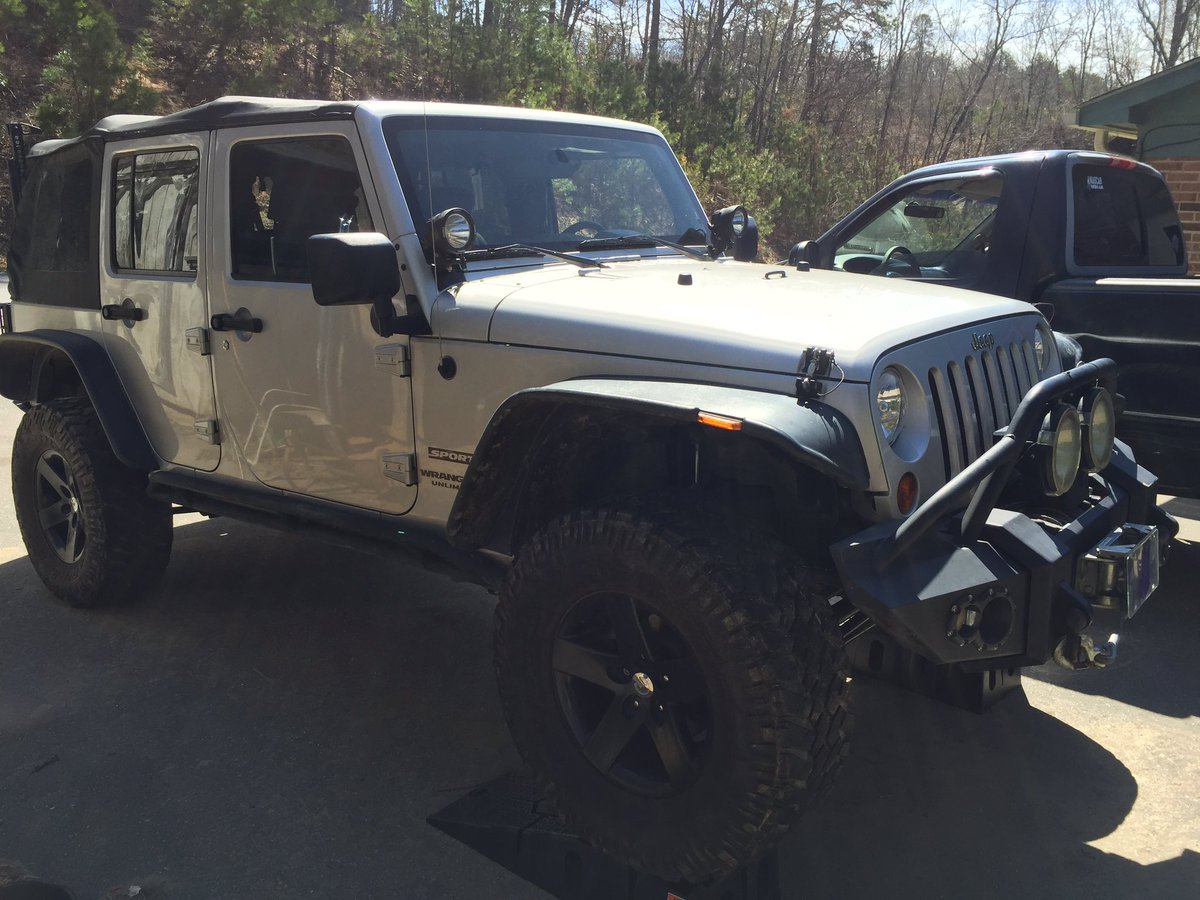 Rougebugz2's tweet photo. My beautiful jeep #nittotires #JeepMafia #JeepLife https://t.co/ukyN7diHUd