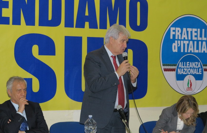 TWCampoSud's tweet photo. BROS: il Parlamentare di #fdi #an ha sottoposto una interrogazione al Ministro Poletti

https://t.co/yAIH2xtXDw https://t.co/k4eiibQuDA