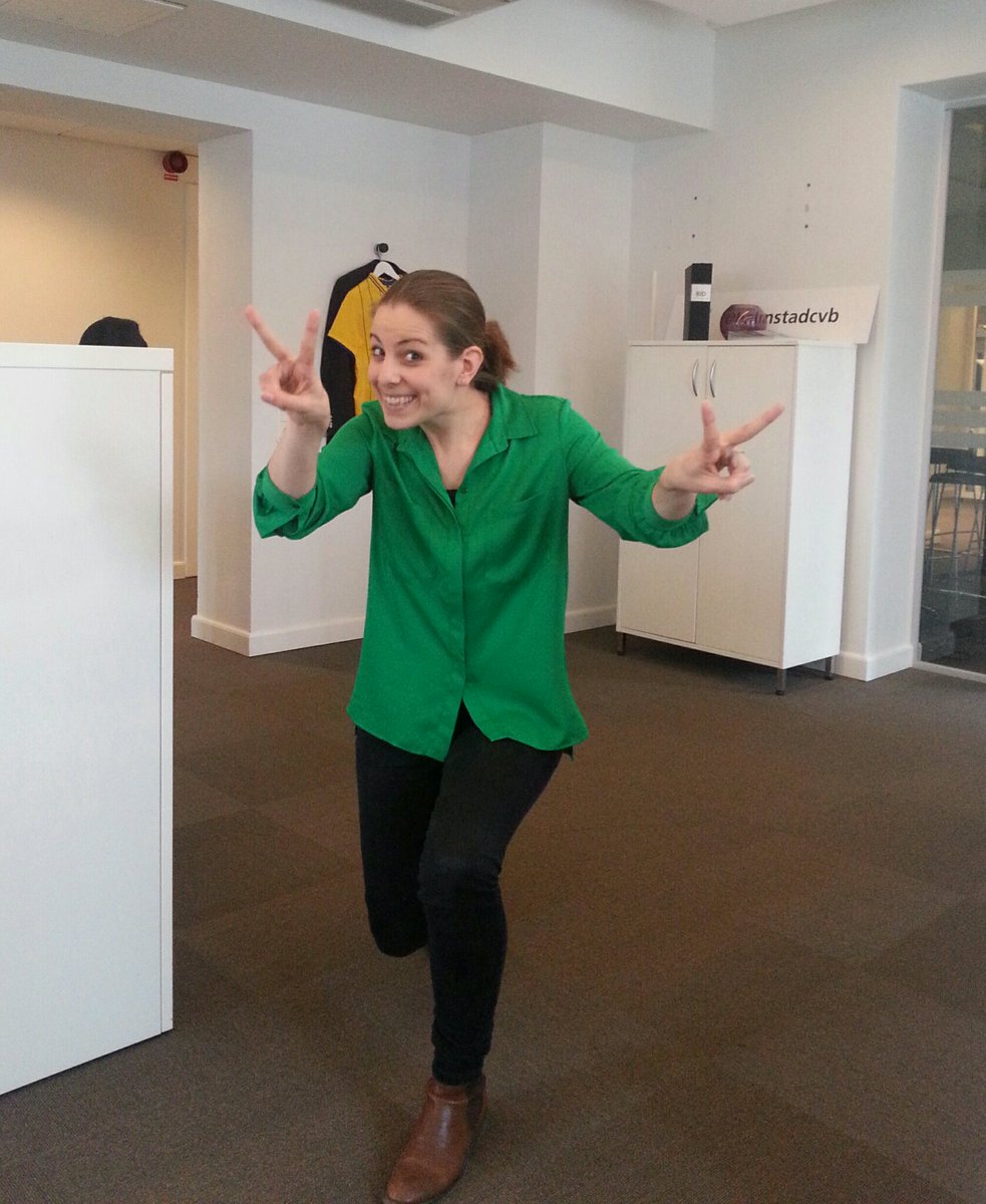 lhjois's tweet photo. Seems like my colleague Karin at #halmstad #ConventionBureau is ready... #GoGreen4StPatricks https://t.co/dMSP2XtpUN