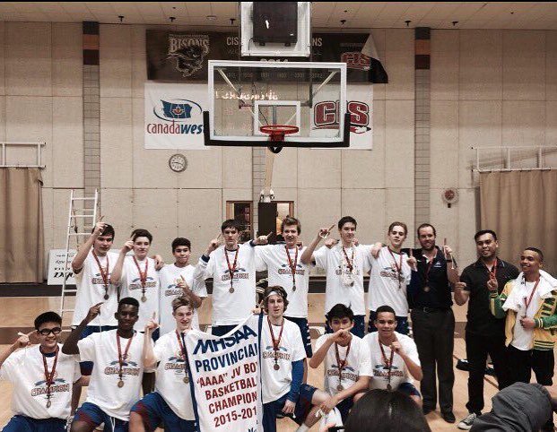 basketballmb's tweet photo. JV Boys AAAA Champions - Sturgeon Heights Huskies https://t.co/IX3S55tmd2