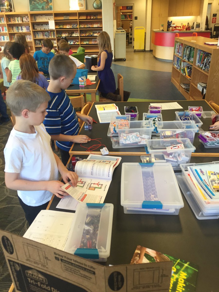kjwoodruff2's tweet photo. LES Makerspace Day 2!  @TCBOE_LES @TCBOE #makermovement https://t.co/pnfYcsYyZZ