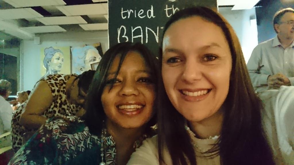momma_donn's tweet photo. My first #SGdinner, wow, how fantastic to be with all these awesome people https://t.co/pbfeqA9wVC