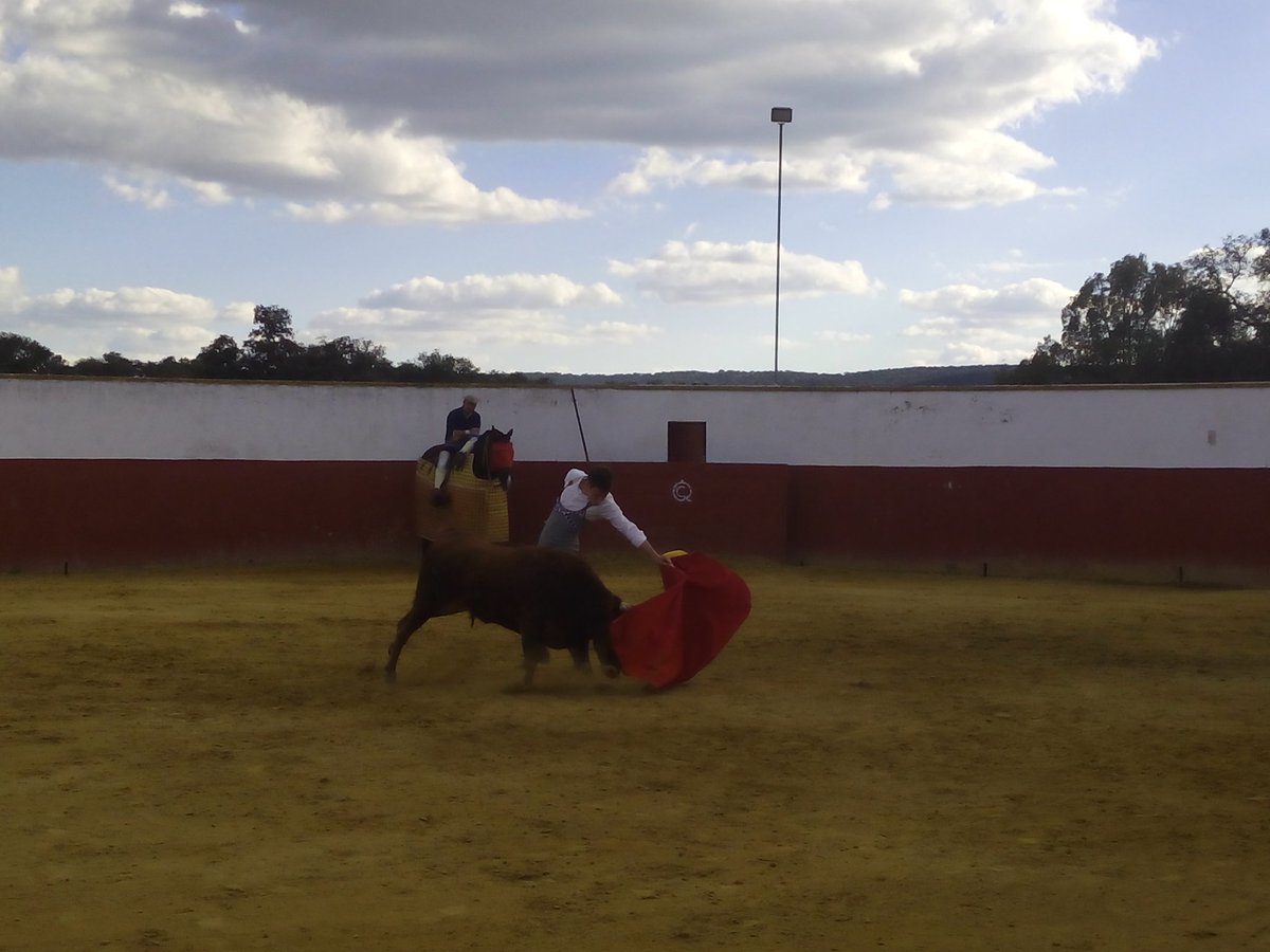 JDavidLorente's tweet photo. Disfrutando de Nuñez y ese tranco de más... https://t.co/dLcULlZxmz