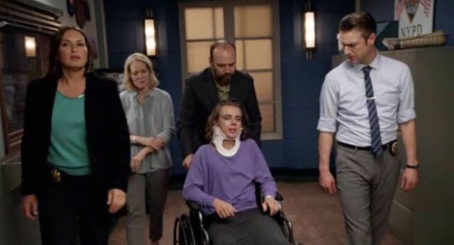 MrsMcSteamy's tweet photo. So @nbcsvu starved, that tonight's #SVUMiniMarathon feels like Christmas Eve. #TransgenderBridge #TownhouseIncident https://t.co/om5LASTGjS