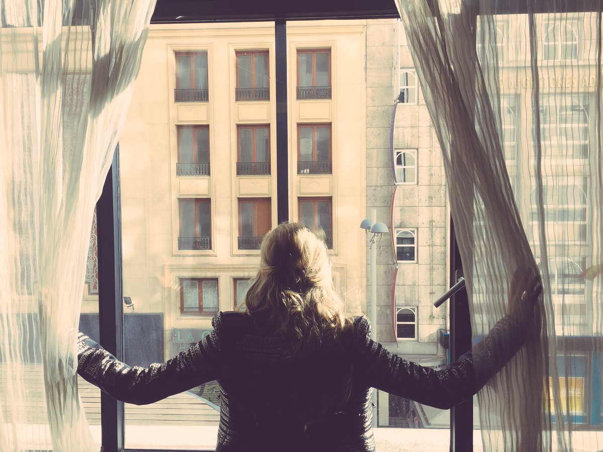 haashoficial's tweet photo. #ventana #luz #claridad #Hanna #HaAsh 😘😘😘 https://t.co/Cyk0KxmA9Z