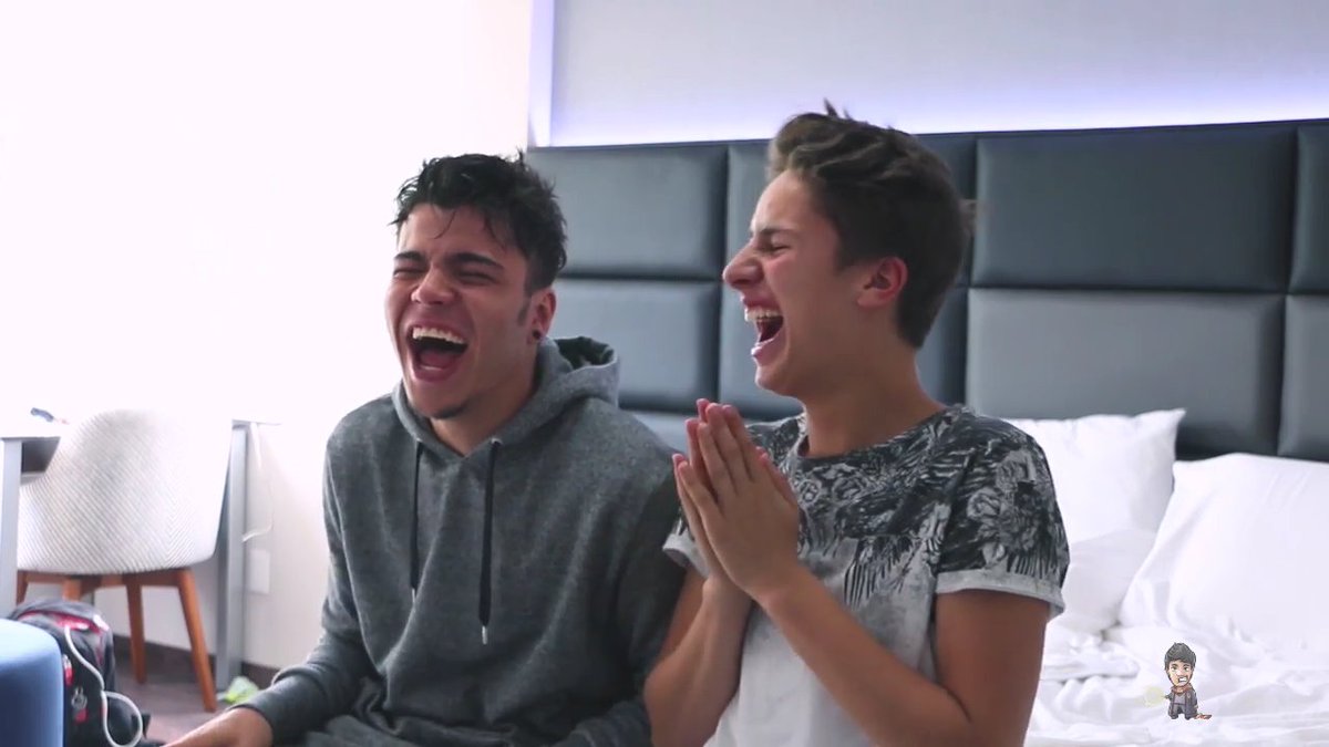 zaynxnhllxx's tweet photo. Yo también me río como foca así que no se preocupen 😂😂
@villalobossebas @ElJuanpaZurita #ZurilobosIsBack https://t.co/YbYZhpGtjv