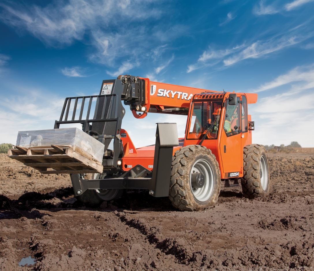 JLG_Industries's tweet image. Your favorite workhorse got an upgrade. Check out the redesigned SkyTrak® telehandler. ow.ly/Zy8IN