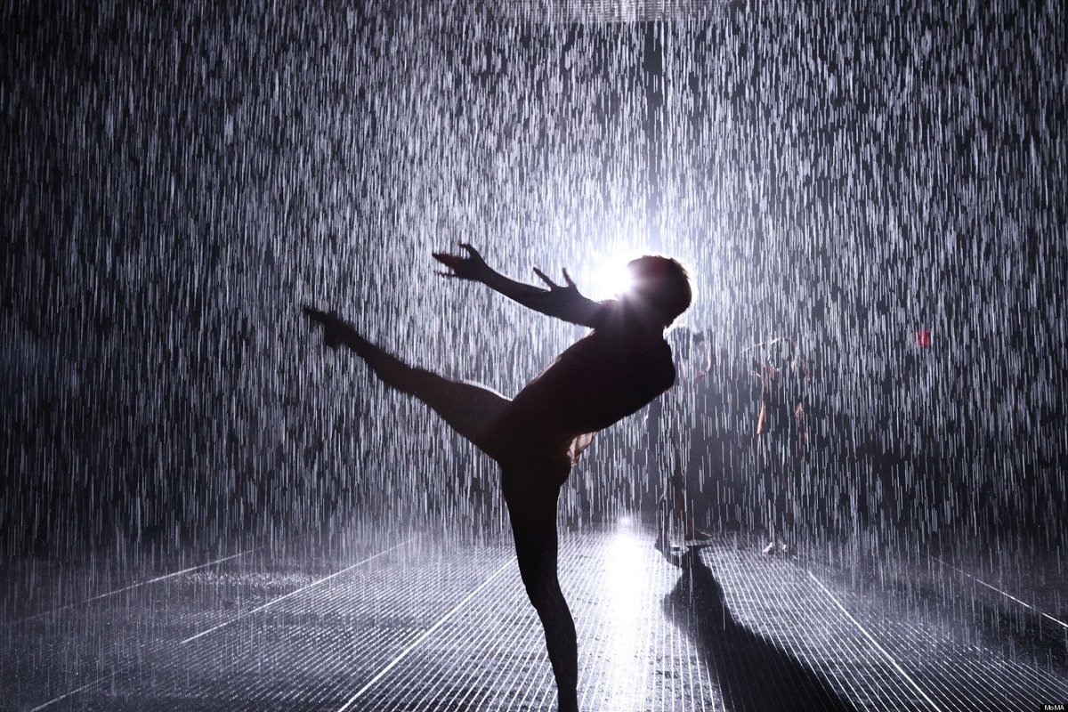 Skylinetaxis's tweet image. Unless you like dancing in the rain #BookSkyline &amp;amp; use #DriverConnect to check arrival of your car.
#MiltonKeynes