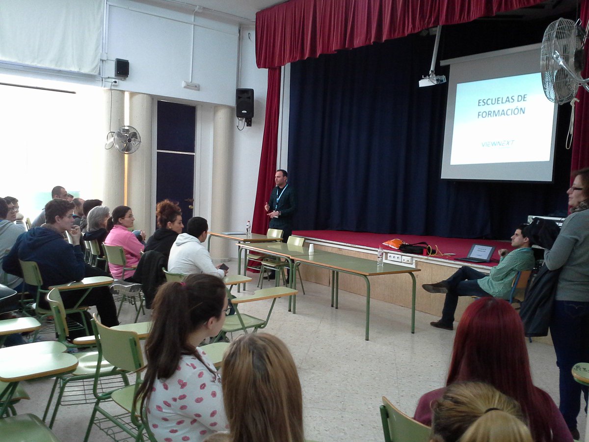 zuiko21's tweet image. Charla de #ViewNext en el IES Turaniana (Roquetas de Mar)