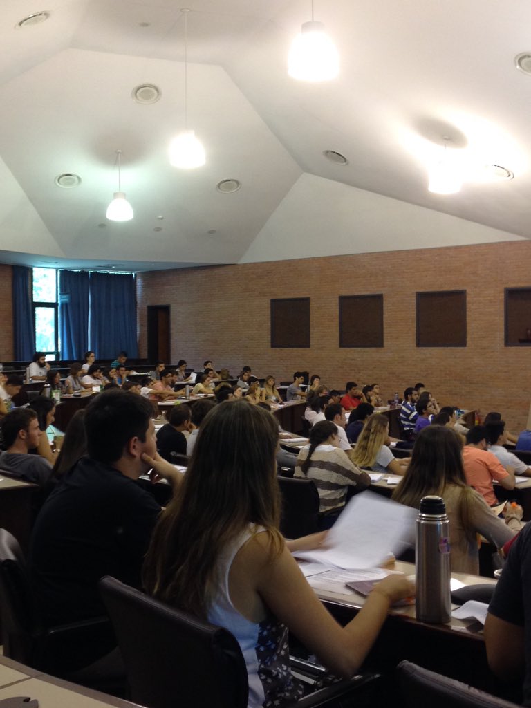 Con los futuros líderes latinoamericanos en <a href="/Celafor1/">Celafor</a> escuchando a <a href="/MaxGulmanelli/">Max Gulmanelli</a>, Secretario de Gestión Educativa