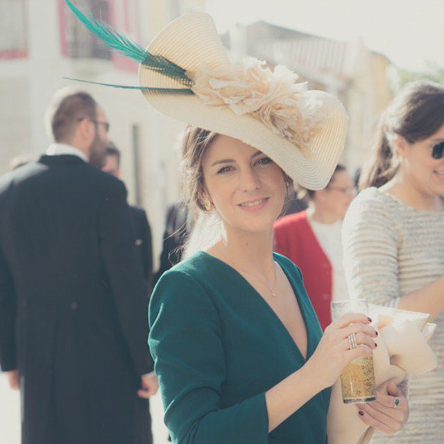 BORJAFURIO's tweet photo. ➳ Esas invitadas espectaculares que tanto nos gustan.
_____
#wedding #headpiece #green #invitadas #tocado #verde https://t.co/eOttNyu8VI