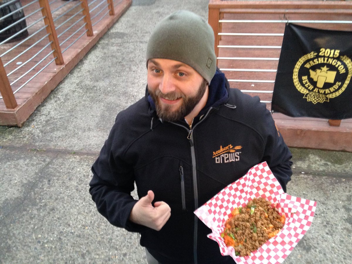 PeasantFoodMani's tweet photo. Kimchi mac &amp; cheese collides with @UlisSausage Spanish chorizo! Today in #Bellevue at 106th &amp; 6th, 11-2! https://t.co/nAGjrPXdRJ