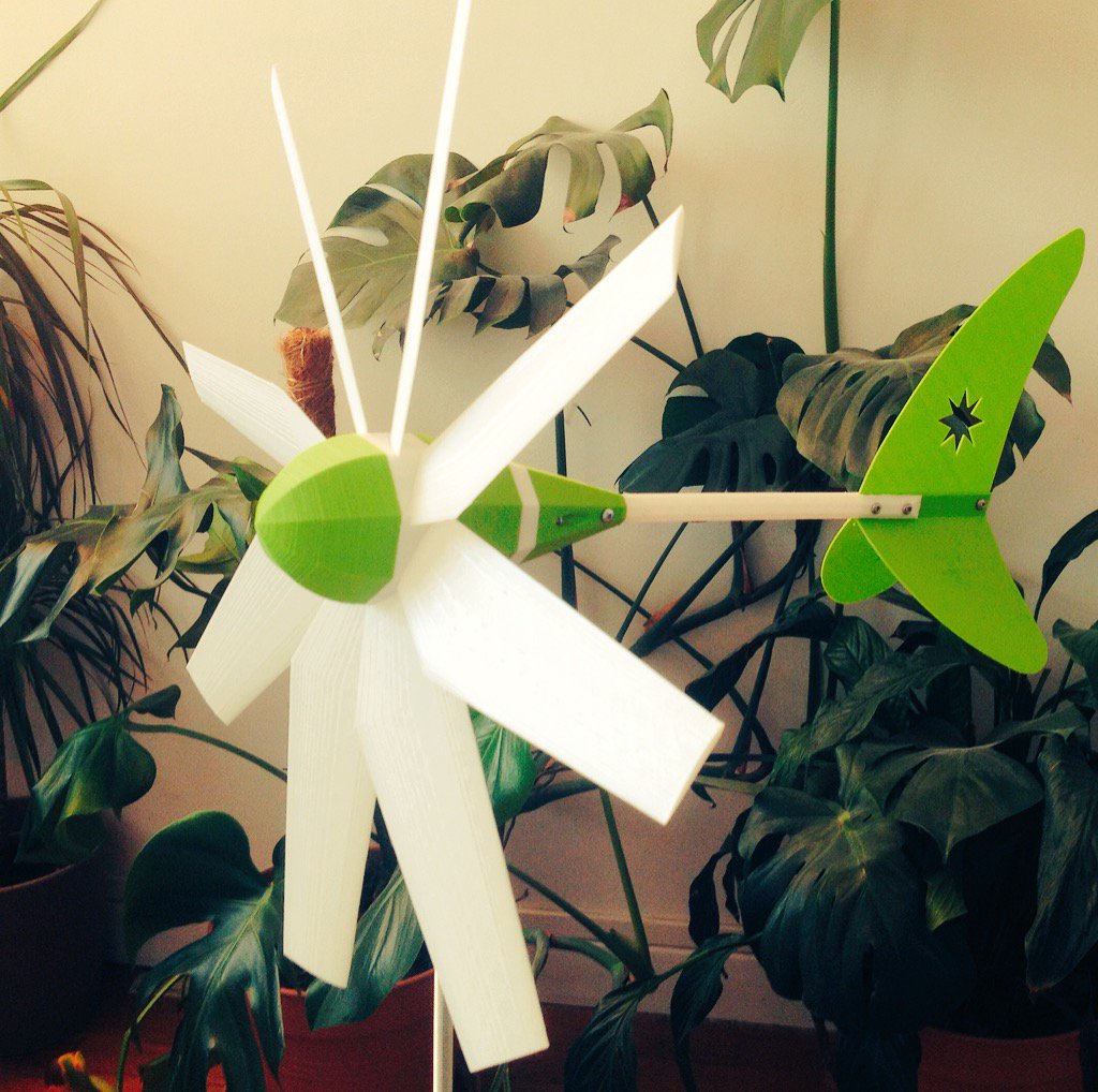 addictivecampus's tweet photo. la seconde éolienne à fabriquer lors des ateliers @lebeedule @Ad3_m https://t.co/XmD7bshI9b