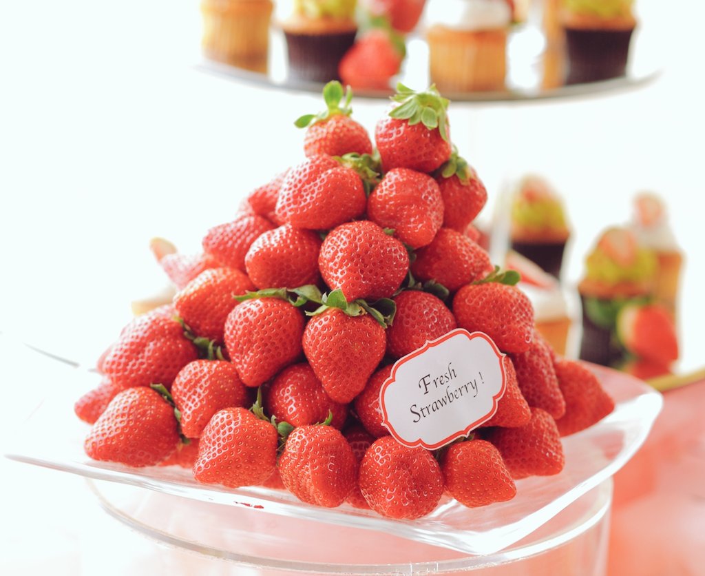 nini11488's tweet photo. @infinitetvxq_xx 

 パンもすきだしうどんが1番
すきかもしれないなぁ 〜

ぬな、遅れちゃってごめんね 
チョコのお返し~！🍓 https://t.co/02905mJg3I