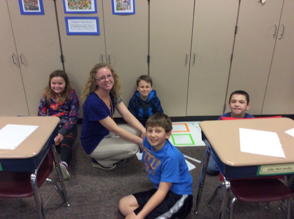 HobsonRon's tweet photo. Awesome student teacher Amanda Chapman has every student engaged in Area practice.  Worthy of very first Tweet! https://t.co/BQOHnnqZIj