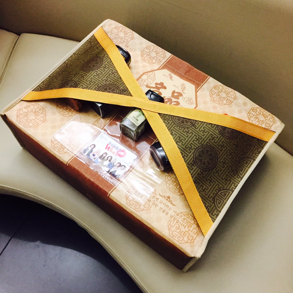 rb091114's tweet photo. #레인보牛 막방기��� 한우세트🐂 보냈습니다! 4주동안 수고 많았어요! 맛있게 먹구  건강 잘 챙겨서 꼭 얼른 다시 만납시다 레인보牛😭 #레인보우 #레인너스 https://t.co/dv129mP9eF