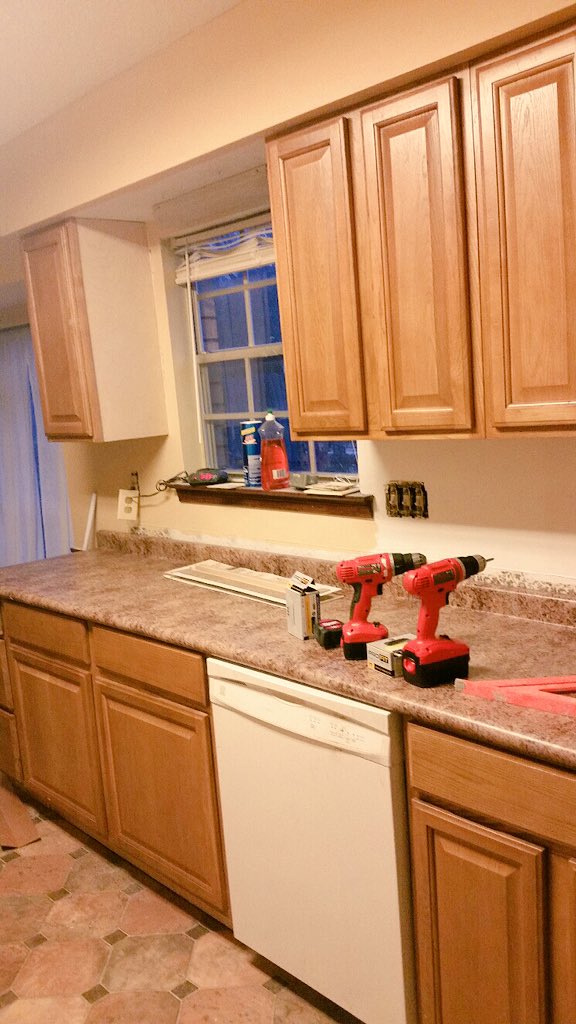 AAC__LLC's tweet photo. #TransitionalKitchens are hot in #Atlanta right now! Contact us for your any renovations or remodeling. https://t.co/TwOTIrow80