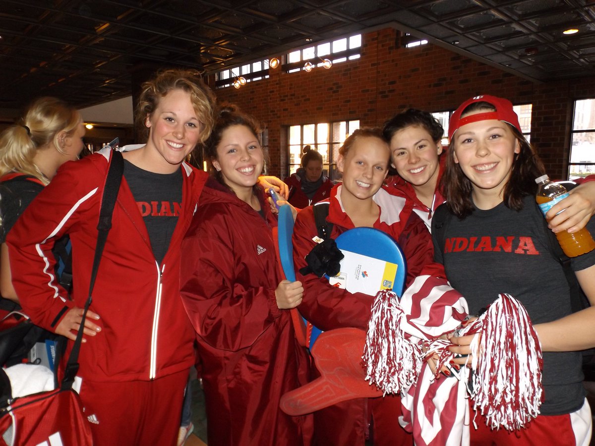 AnnieMacaroon's tweet photo. #BlastFromThePast @IUSwimAndDive  #gohoosiers https://t.co/QHolmRFHXa