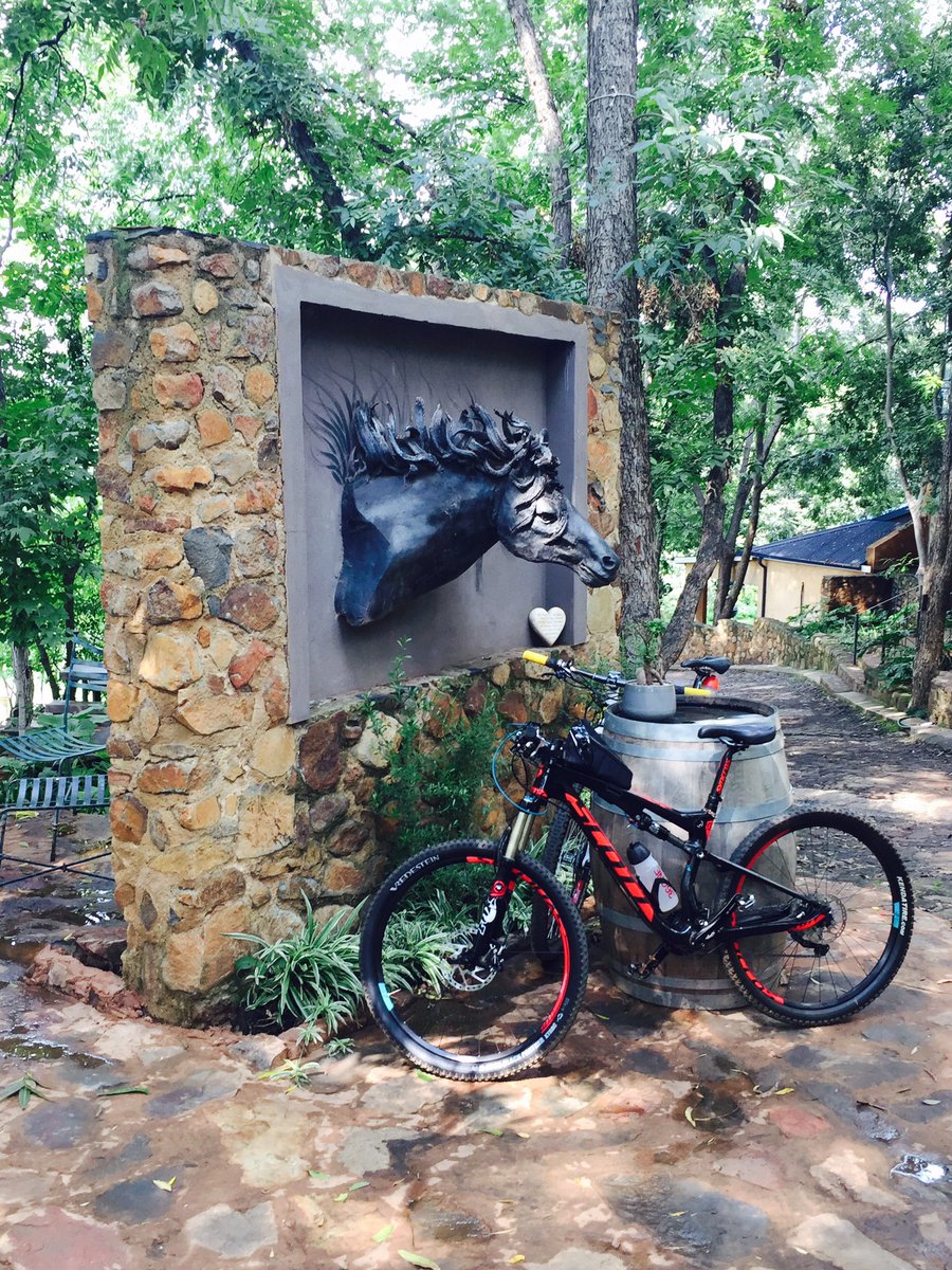 Jeans2409's tweet photo. Great day in the office!! 😀 #cycle #mtb #cradle #Race2Rhodes #36OneChallenge #Scott2luvit https://t.co/thPdHsr20C