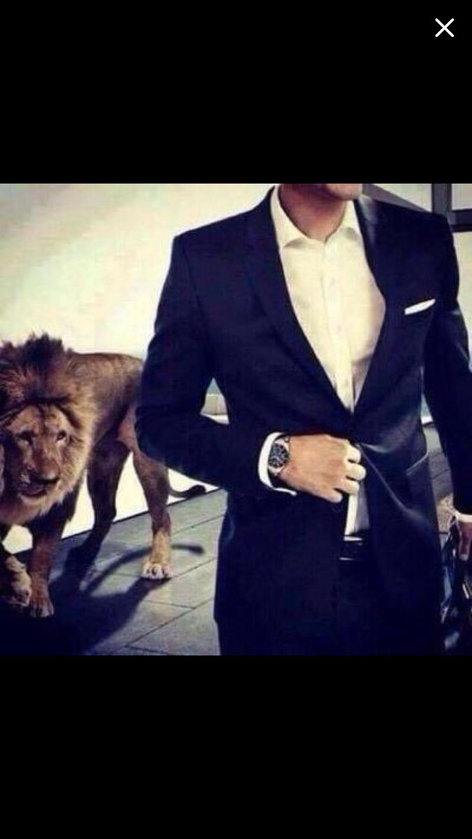 Meera__24's tweet photo. انيق كلماته قصايد هو يكتبها أوهى تكتبه النداوى 10k  الف مبروك ياجنتل وفالك المليون @nadawy2014 https://t.co/xDGQ0Dfm0M