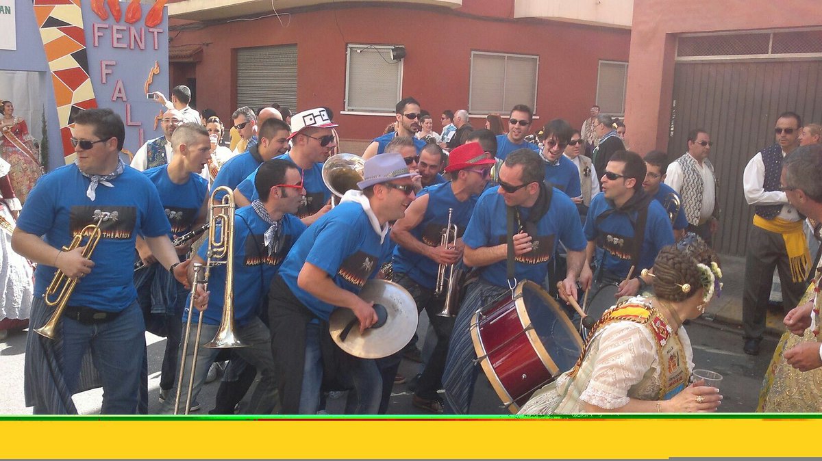 afros_s's tweet photo. Subimos unas fotos de "highlights" de años anteriores... ANEM A VOLAR  😎🤘🏼🎺 https://t.co/BQp2z1dBkG