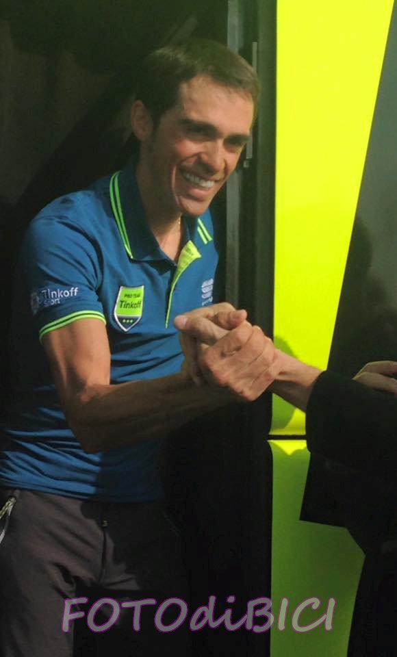 fuoridibici's tweet photo. #ParisNice #ParisNice2016 @albertocontador @tinkoff_team #ciclismo #cycling https://t.co/8wejIH6JZq