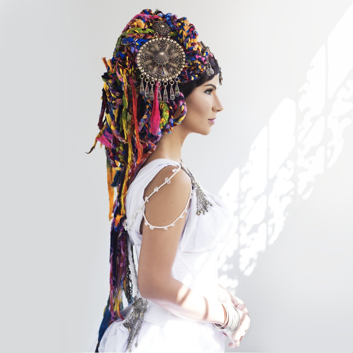 7Collines's tweet image. Découvrez @OUM ce soir dans le @GrdJournal de @canalplus et venez la voir au @Festivades7Collines le 6 juillet !!